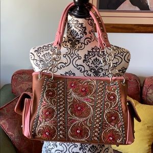 Montana West Embroidered Purse